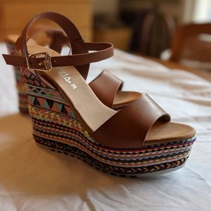 Tan Wedges